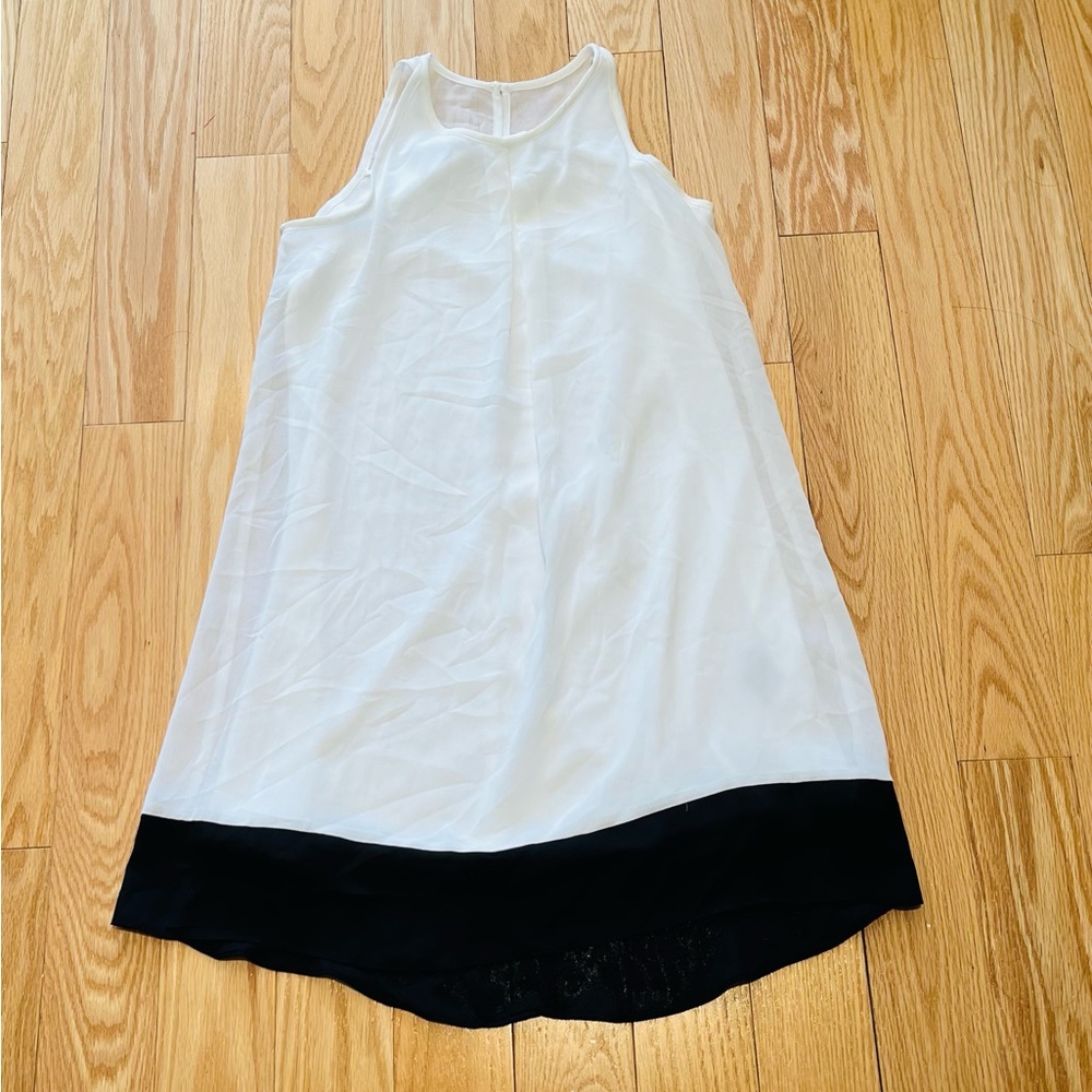 Girls black and white dress
